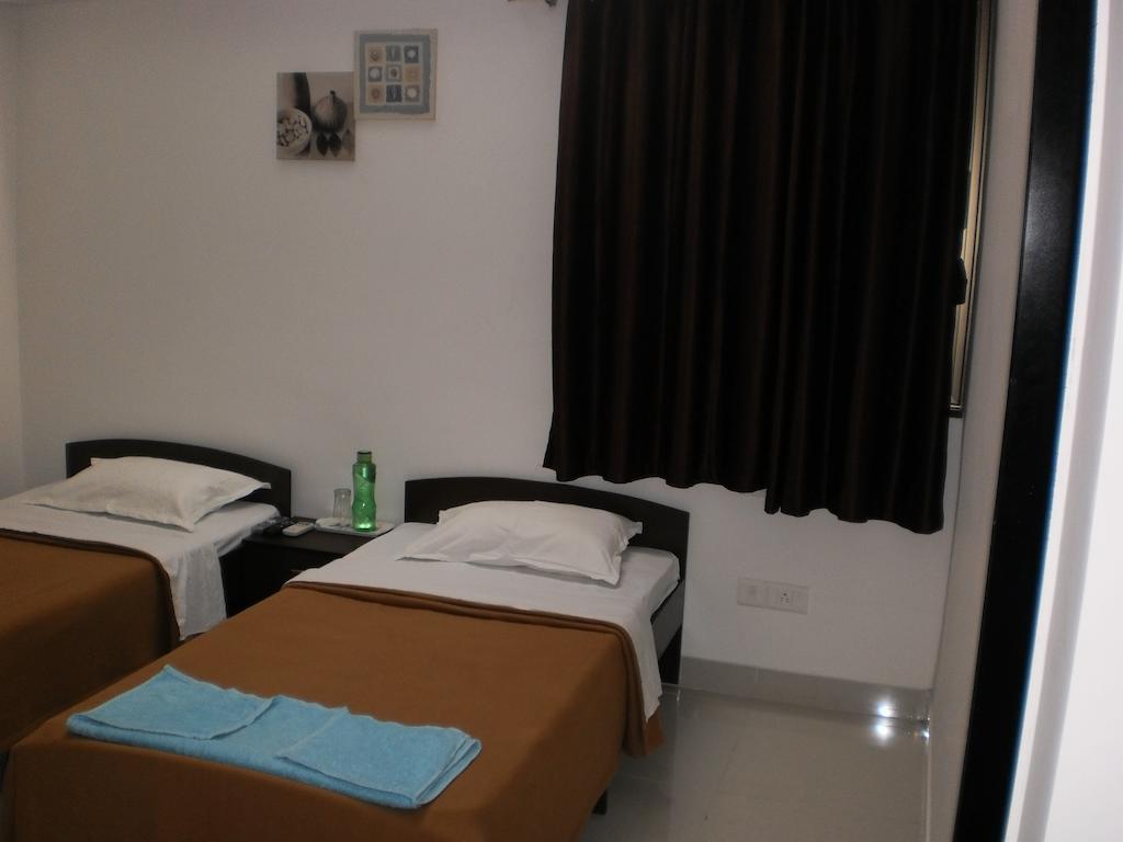 Hotel Ashiyana Hospitality Services Púna Exteriér fotografie